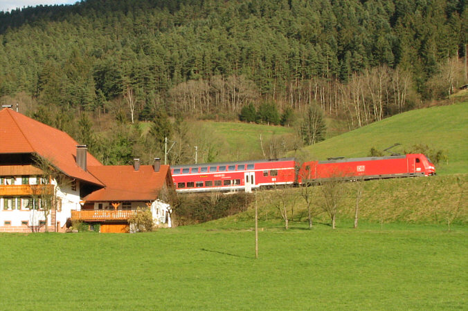 RE 4716 mit 146 236 am 8.3.2007 unterwegs im Gutachtal