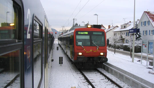 NPZ der SBB kreuzen in Steinen