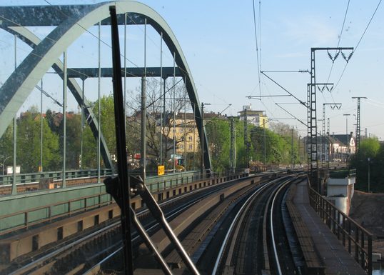 alte und neue Murgbruecke in Rastatt kurz vor dem Verschub