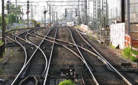 Verbindungsbahn Basel SBB Basel Bad Bf, alte Rheinbrücke. Foto Frank-D. Passlick