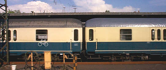 Wagen der Bauart BDm auf der Schwarzwaldbahn