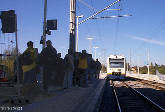 10.10.2001: Schüler nach Schulschluss am HP Kreisschulzentrum OG